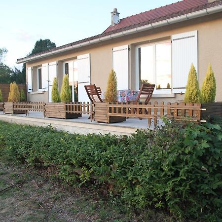 La Maison Et Son Jardin Sur Le Canal De Bourgogne Ravieres Luaran gambar