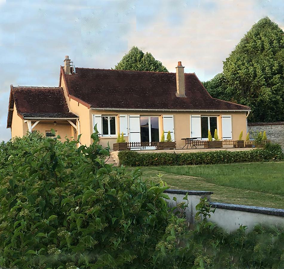 La Maison Et Son Jardin Sur Le Canal De Bourgogne Ravieres Luaran gambar